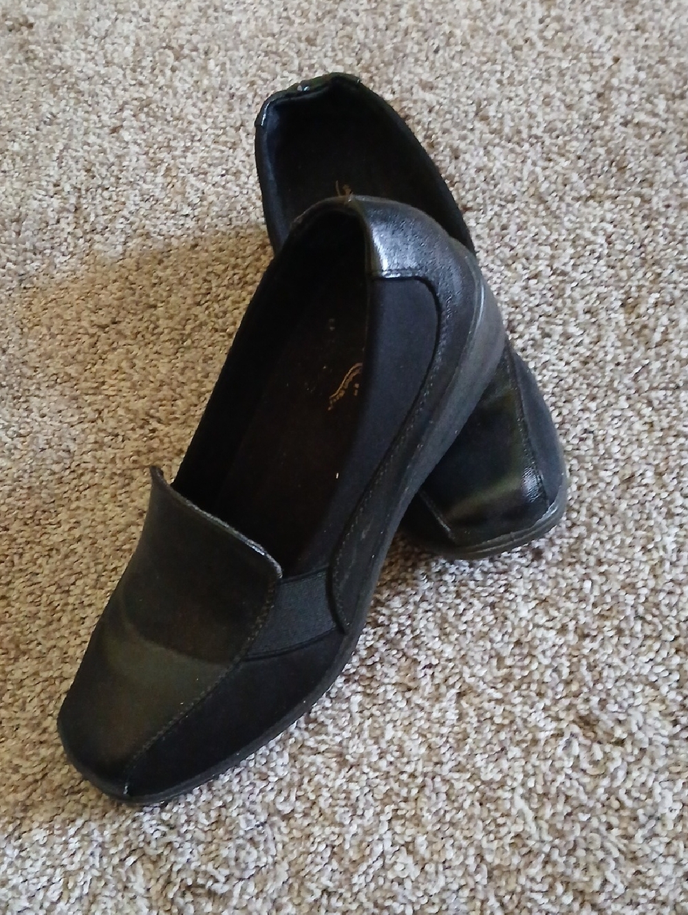 easy street Black Slip-On Comfort Loafers Size 8
